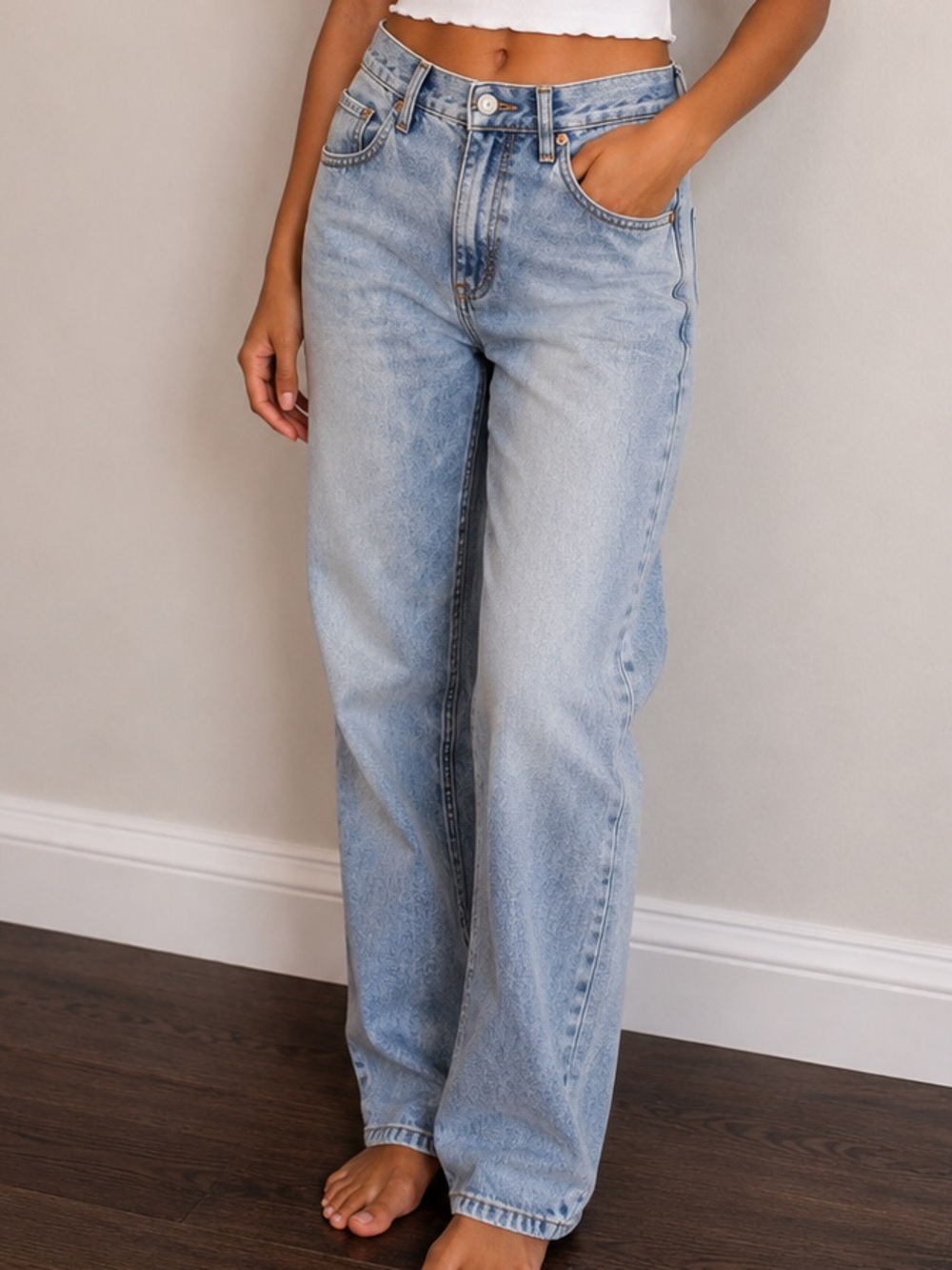 Missguided + High-Rise Light Blue Mom Jeans
